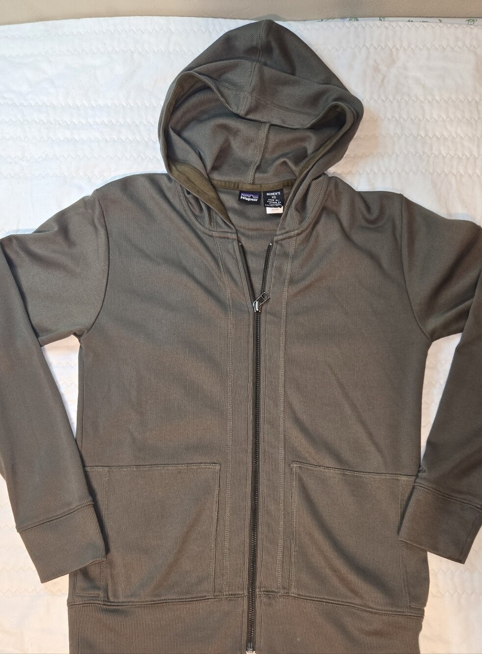Patagonia Women's  Olive Hooded Zip Jacket - Picture 3 of 8